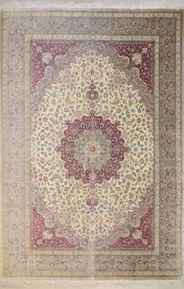 100% Silk Qum